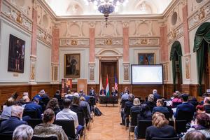 10_john_lukacs_102-2